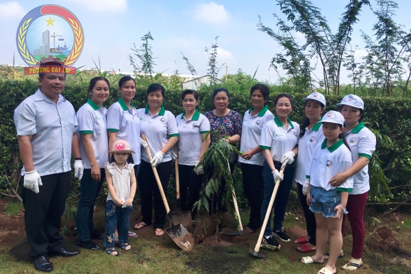 Hội LHPN, Hội LHTN phường Cát Lái phối hợp Lễ trồng cây  