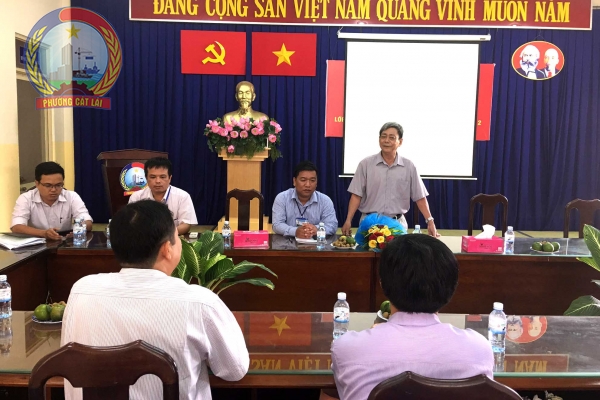Ban Tuyên giáo Quận ủy trao Thư khen đồng chí Võ Văn Thọ