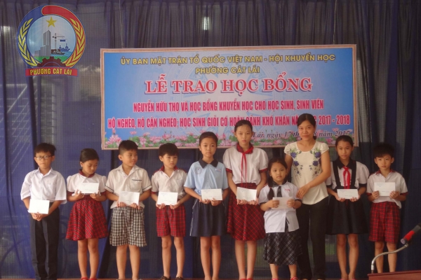  Lễ trao học bổng Nguyễn Hữu Thọ năm học 2017 - 2018